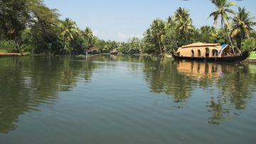 Magical 4 Days Kochi to Alleppey Vacation Package