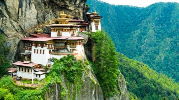 Beautiful 5 Days 4 Nights Thimphu and Paro Luxury Trip Package