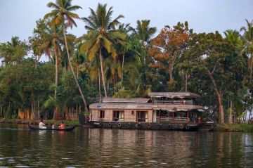 7 Days 6 Nights Alleppey Hill Stations Holiday Package