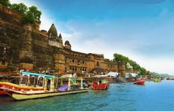 Family Getaway 4 Days Indore to Maheshwar Family Vacation Package