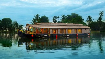 Experience 7 Days Cochin to Cochin- Munnar Honeymoon Vacation Package