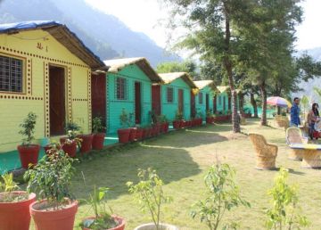 Experience 2 Days Rishikesh - Delhi Drop to Delhi-rishikesh Friends Tour Package