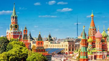 Magical 6 Days Moscow, Petersburg, Onto Moscow and Moscow Friends Vacation Package