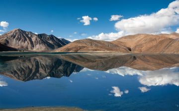 Beautiful 6 Days Leh, Nubra and Pangong Tour Package