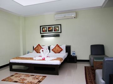 Heart-warming Hampi Tour Package from Badami