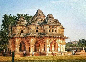 Heart-warming Hampi Tour Package from Badami