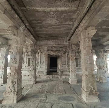 Heart-warming Hampi Tour Package from Badami