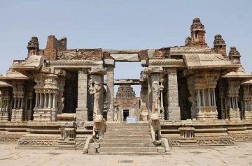 Heart-warming Hampi Tour Package from Badami