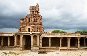 Heart-warming Hampi Tour Package from Badami