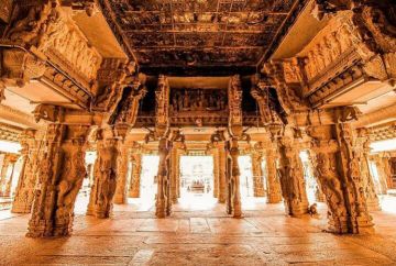 Heart-warming Hampi Tour Package from Badami
