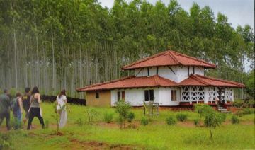 Memorable 5 Days 4 Nights Bheja Friends Vacation Package