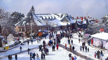 Family Getaway 4 Days Manali with New Delhi Tour Package