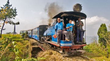 Best 4 Days New Delhi to Darjeeling Trip Package