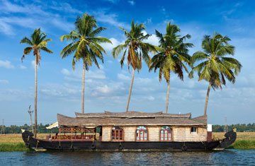 Amazing 6 Days Cochin, Munnar, Thekkady and Alleppey Holiday Package