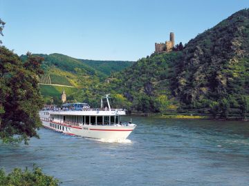 Beautiful 3 Days 2 Nights Guwahati, Shillong and New Delhi Holiday Package