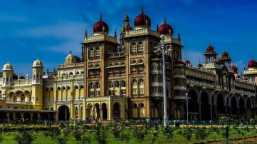 Best 5 Days 4 Nights Mysore and New Delhi Holiday Package