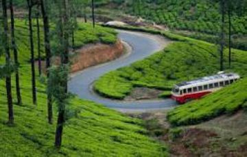 Pleasurable 5 Days Kerala with New Delhi Trip Package