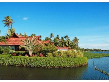 Pleasurable 3 Days Kerala with New Delhi Holiday Package