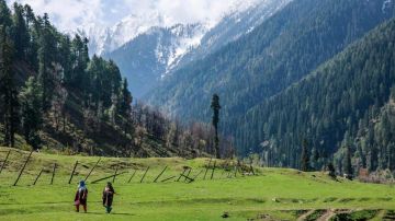 Pleasurable 3 Days Pahalgam and New Delhi Vacation Package