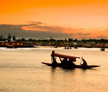 Experience Pahalgam Tour Package for 3 Days 2 Nights from Mumbai