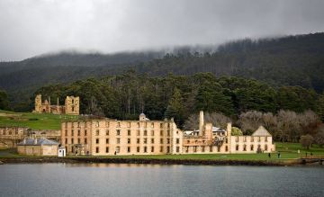 Heart-warming 6 Days 5 Nights Tasmania Friends Trip Package