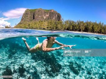 Beautiful 5 Days Mauritius and New Delhi Tour Package