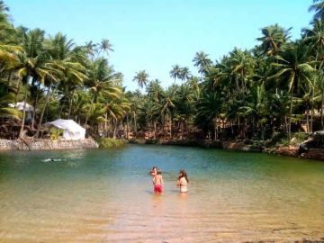 Experience 4 Days Goa and Delhi Trip Package