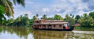 Experience 3 Days Munnar and Cochin Tour Package