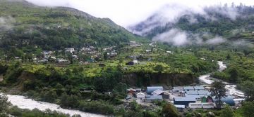 Family Getaway 4 Days Gangtok and Lachung Tour Package