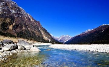 2 Days New Delhi to Lachung Holiday Package