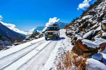 Family Getaway 2 Days 1 Night Lachung and New Delhi Trip Package