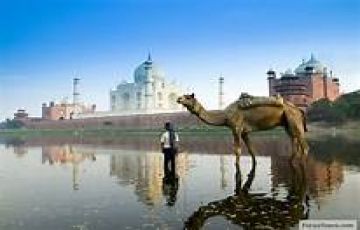 Pleasurable 2 Days Agra Trip Package by HelloTravel In-House Experts
