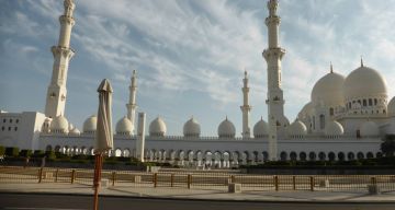 Amazing 6 Days Dubai- Abu Dhabi b-- Trip Package
