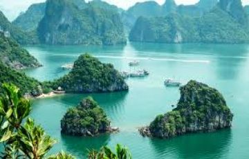 Memorable Vietnam Tour Package for 3 Days 2 Nights
