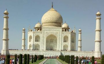 Family Getaway 2 Days New Delhi to Agra Tour Package