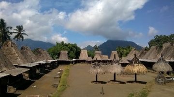 12 Days Ubud Indonesia, Ubud, Flores Island - Moni with Moni - Kelimutu Volcano Nature Vacation Package