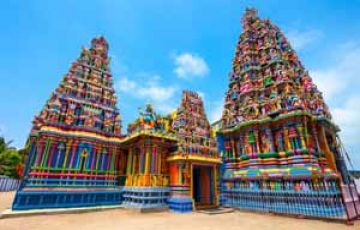 4 Days Chilaw, Trincomalee, Kandy and Colombo Vacation Package