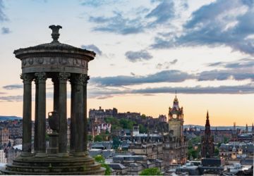 Magical Edinburgh Full Day Sightseeing Tour Package for 6 Days from Airport