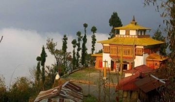 Experience 6 Days Pelling Vacation Package
