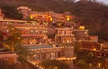 Heart-warming 3 Days Jaipur Vacation Package by HelloTravel In-House Experts