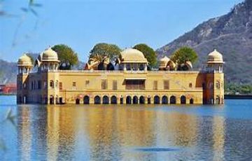 Amazing 3 Days Jaipur Trip Package by HelloTravel In-House Experts