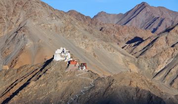 Experience 390 Ft Tour Package for 4 Days 3 Nights from Depart Leh Fly Out