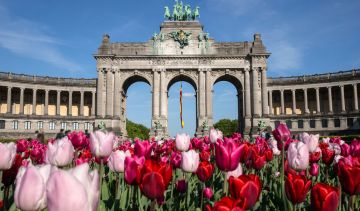 Arrive Amsterdam, Amsterdam - Brussels, Explore Brussels - City Tour with Brussels - Paris Tour Package for 6 Days