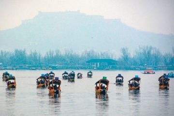 2 Days 1 Night Kashmir Trip Package by HelloTravel In-House Experts