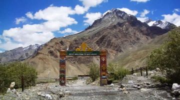 Heart-warming Paris - London Tour Package for 4 Days 3 Nights