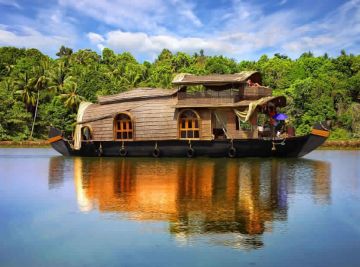 5 Days 4 Nights Alleppey - Cochin 60kms Approx 01hr 30mins to Cochin- Munnar 140kms Approx 04hrs Tour Package