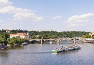 Ecstatic 3 Days Prague Arrival Vacation Package
