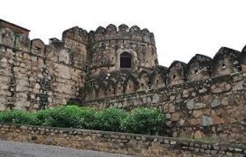 Family Getaway 2 Days Jhansi Holiday Package