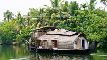 Family Getaway 5 Days alleppey backwater  cochin to thekkady  alleppey backwater Vacation Package