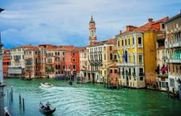 Family Getaway Italy Tour Package for 4 Days